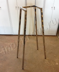 Зеркальные стойки для стеклянных полок в SPA - салон